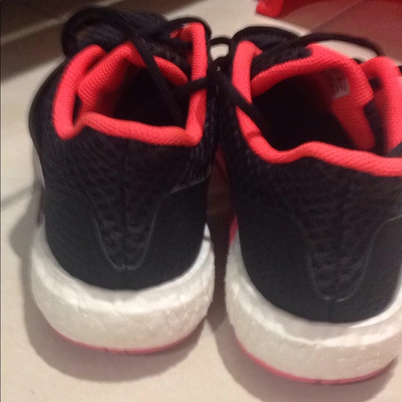 Boost Shoe - Picture 2 of 3